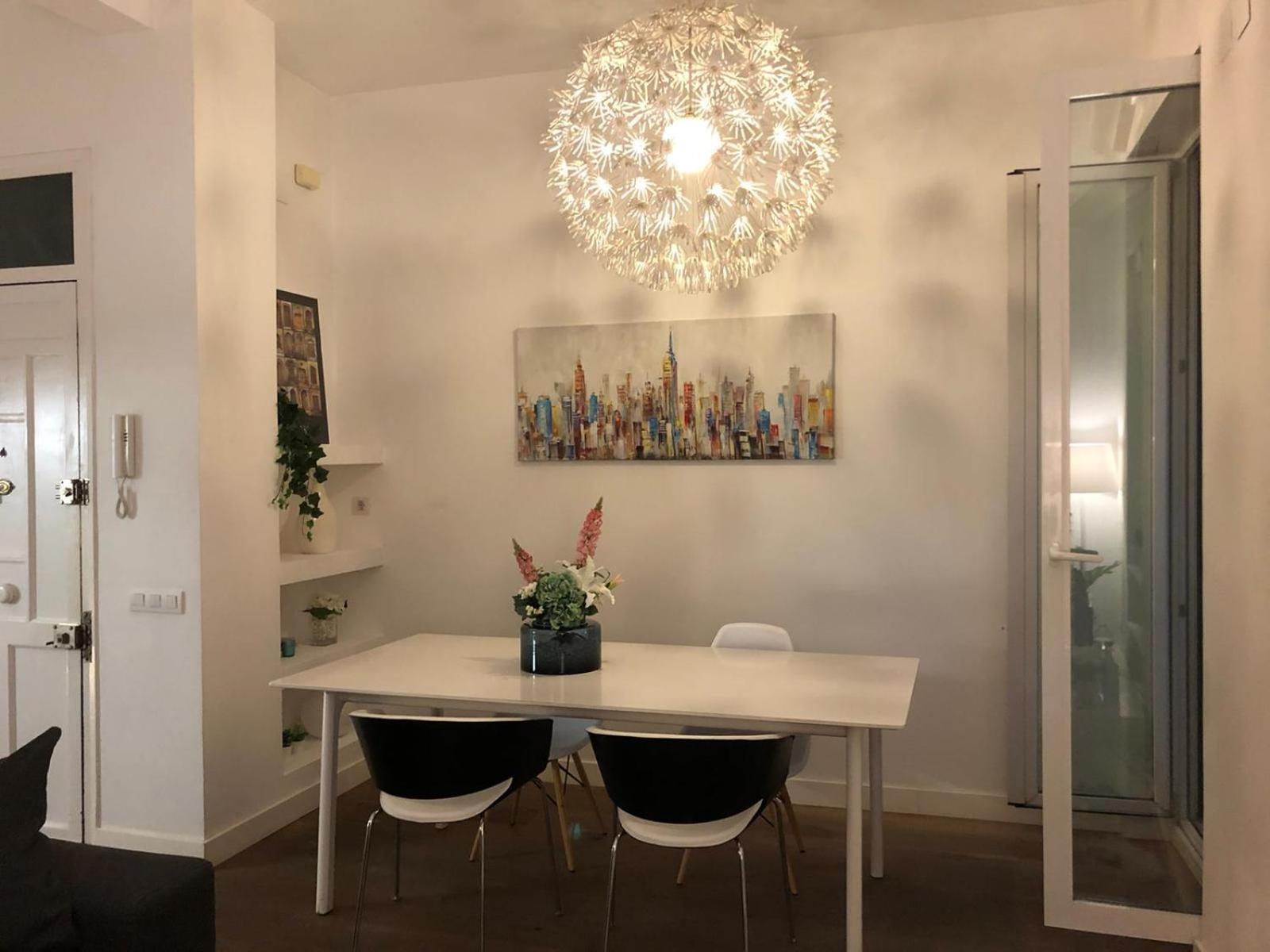 Impresionante Apartamento En Ruzafa Al Lado Del Mercado فالنسيا الغرفة الصورة